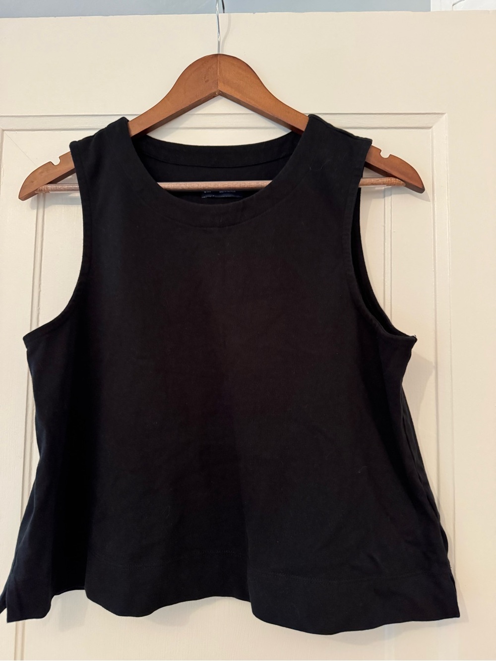GAP Classic Black Sleeveless Women's Tank Top